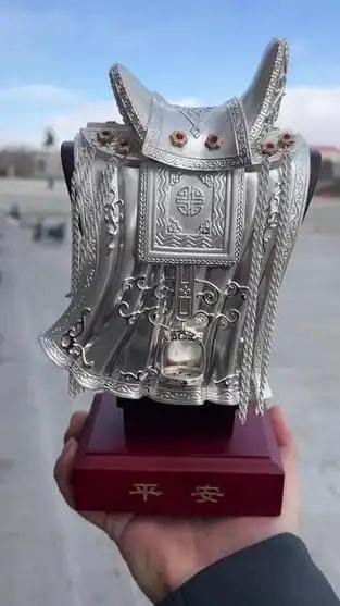 马鞍装饰件